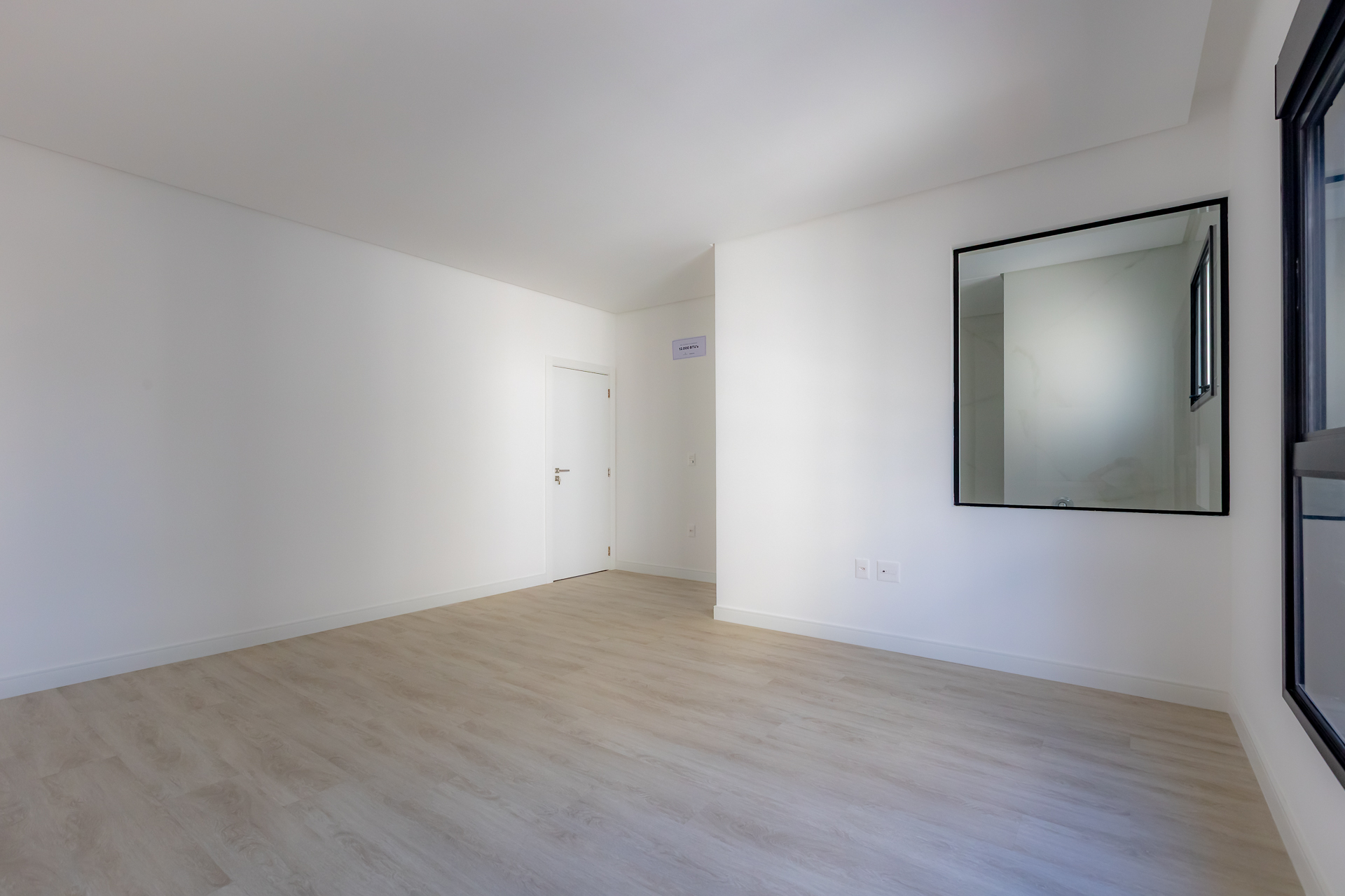 30.suite. 1 30.suite. 1