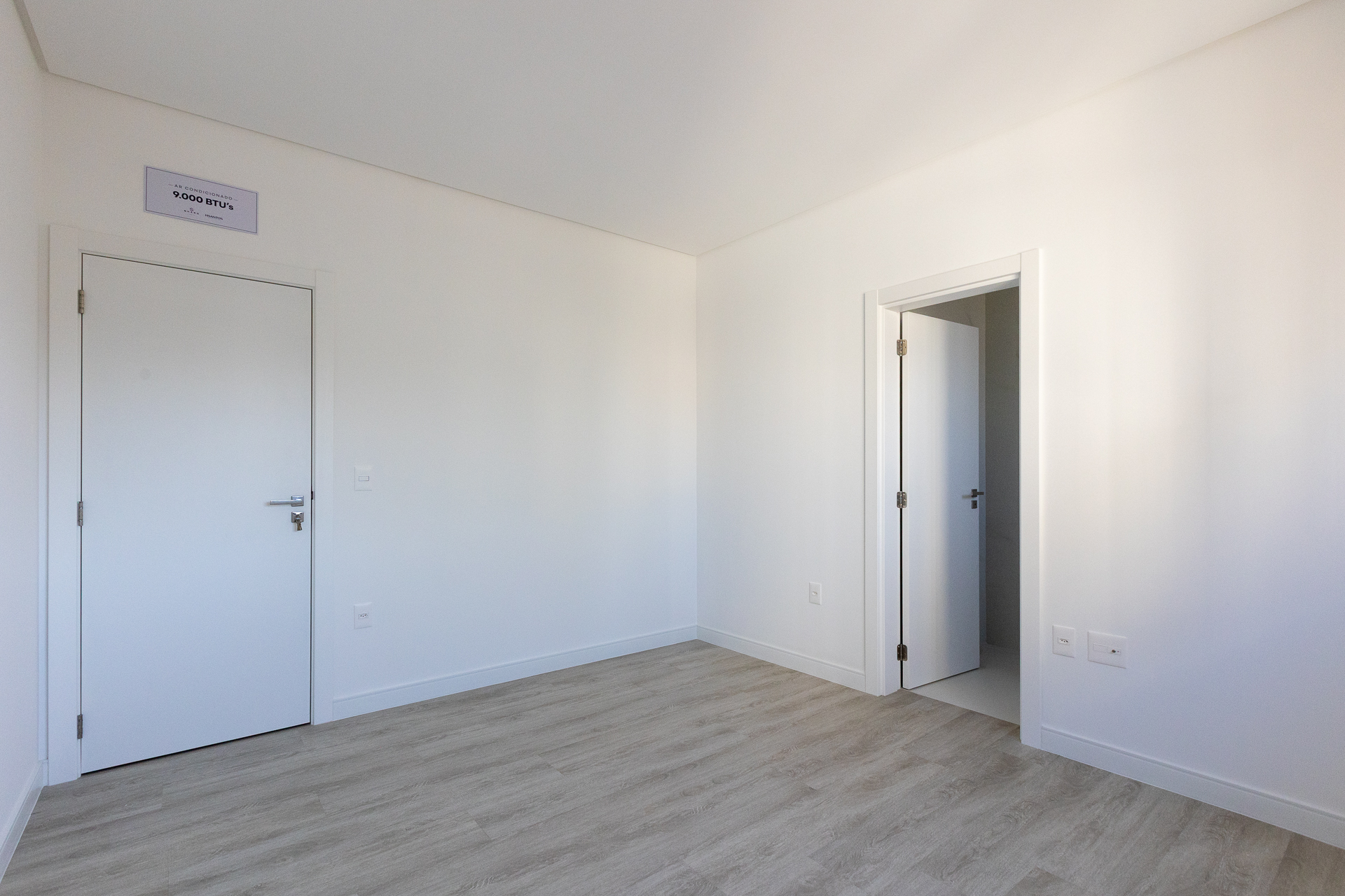 44.suite.4 44.suite.4